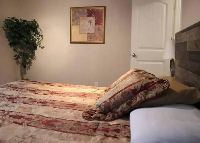 Charming 2 Bedroom Retreat Minutes From Downtown